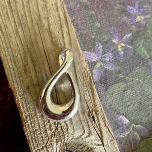 Silver tone Swoop Pendant